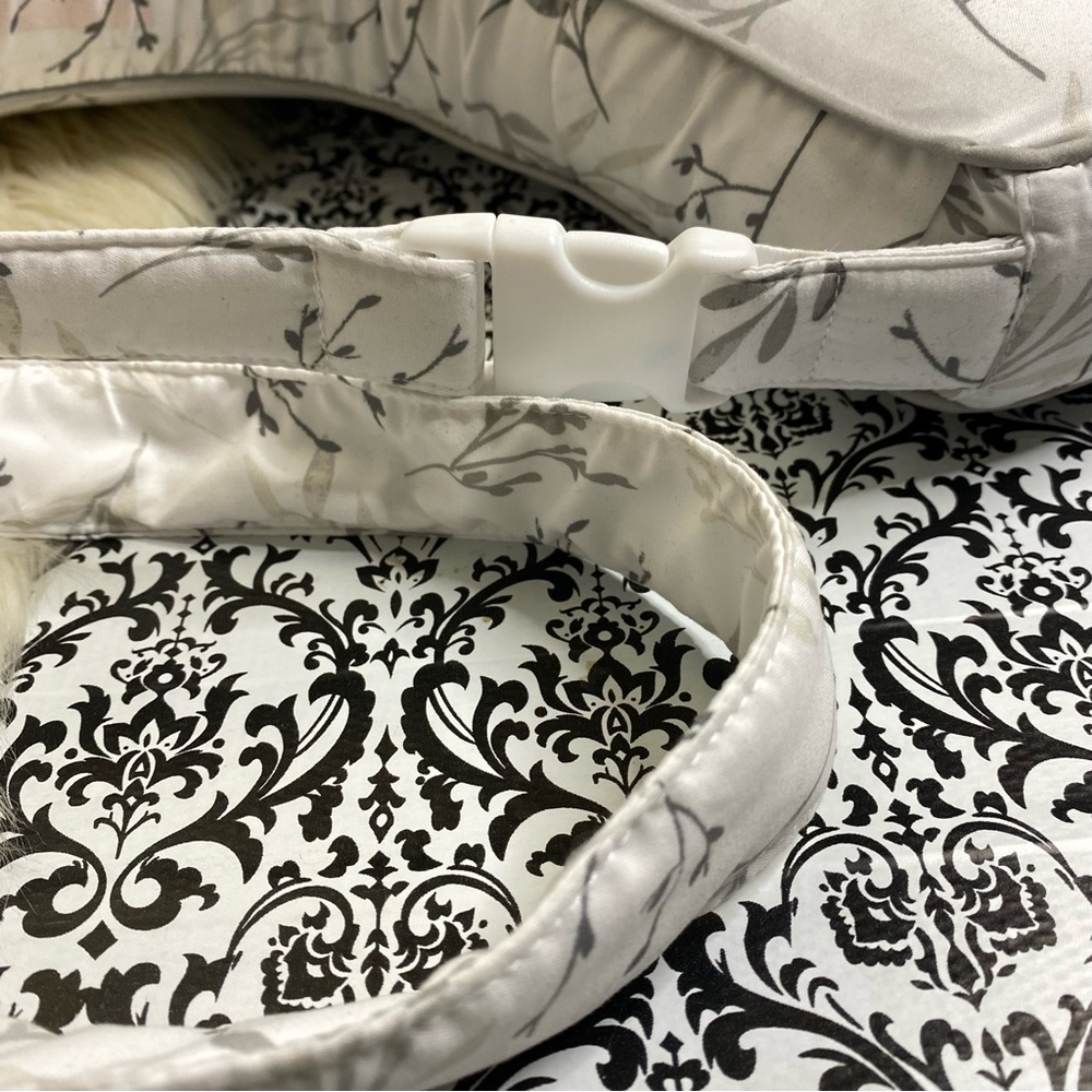 NWT Boppy : gray cream leaf print maternity uplift nursing breastfeeding pillow - Picture 5 of 13